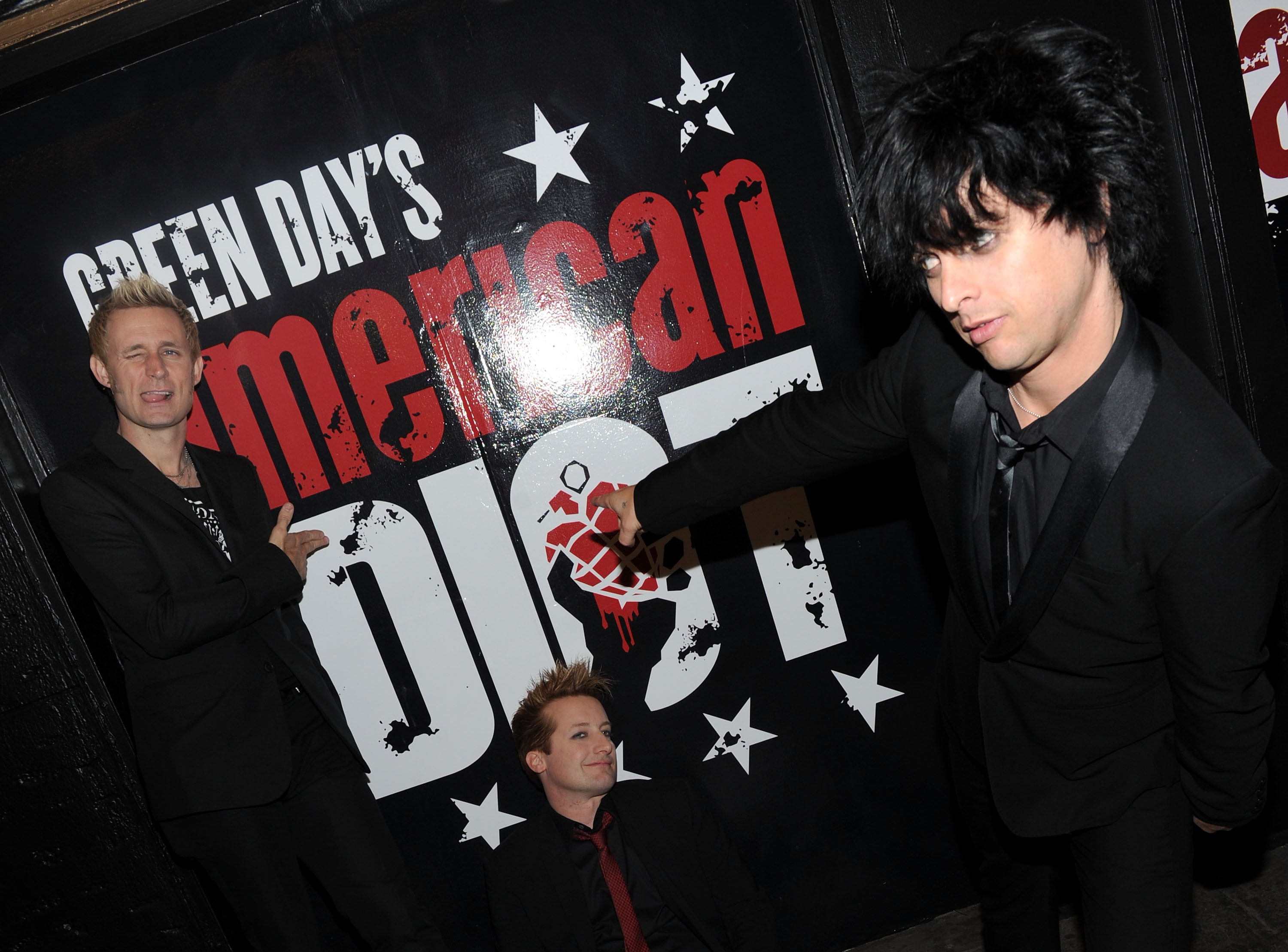 American idiot. Green Day 2004. Грин дей Американ идиот. Группа Green Day 2004. Грин Дэй альбом.