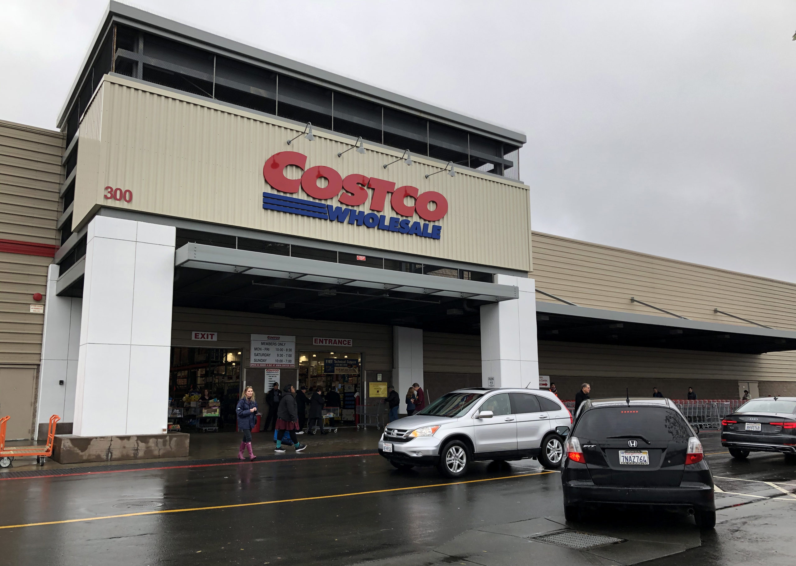 USA Today Costco to increase its minimum wage to 16 per hour, but CEO